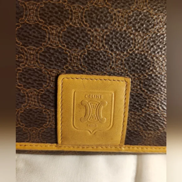 Celine Macadamia Bi-fold Long Wallet - Picture 15 of 16